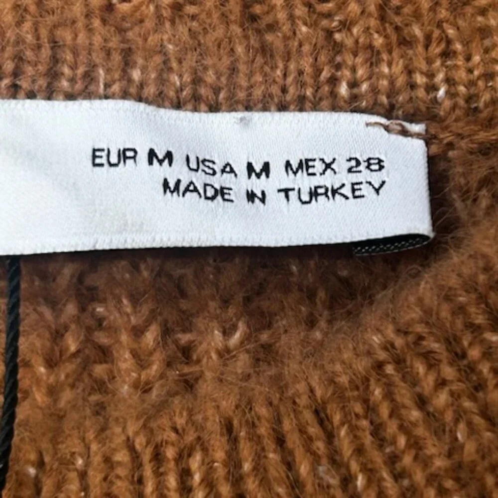 NWOT Chunky Knit Relaxed Fit Pullover Crewneck Sweater With Side Slits - Picture 8 of 8